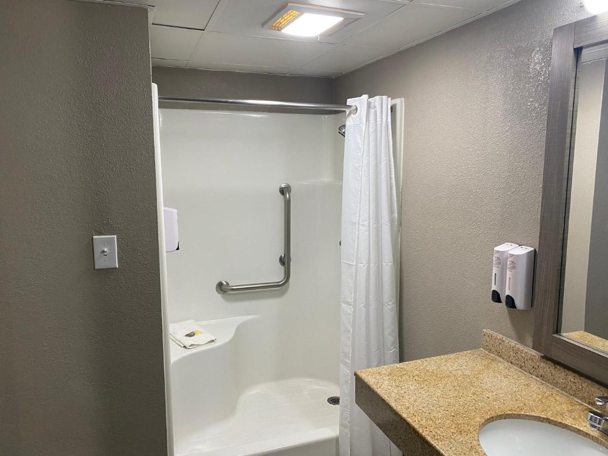 Red Roof Inn Jacksonville, Al מראה חיצוני תמונה
